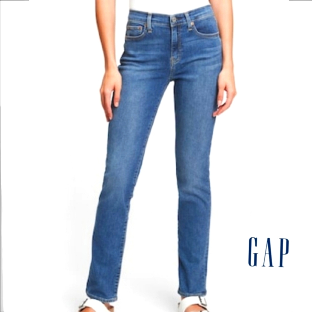 Gap Women's Mid Rise Classic Straight Jeans